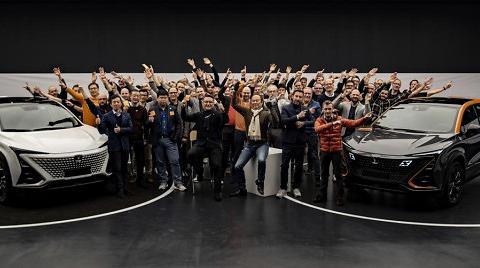 长安最新爆料新闻,全新车型亮相，性能与科技双升级  第1张